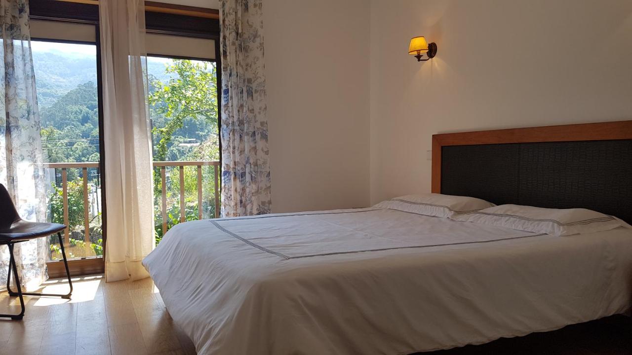 Sobreiro Apartamentos Rio Caldo Ngoại thất bức ảnh