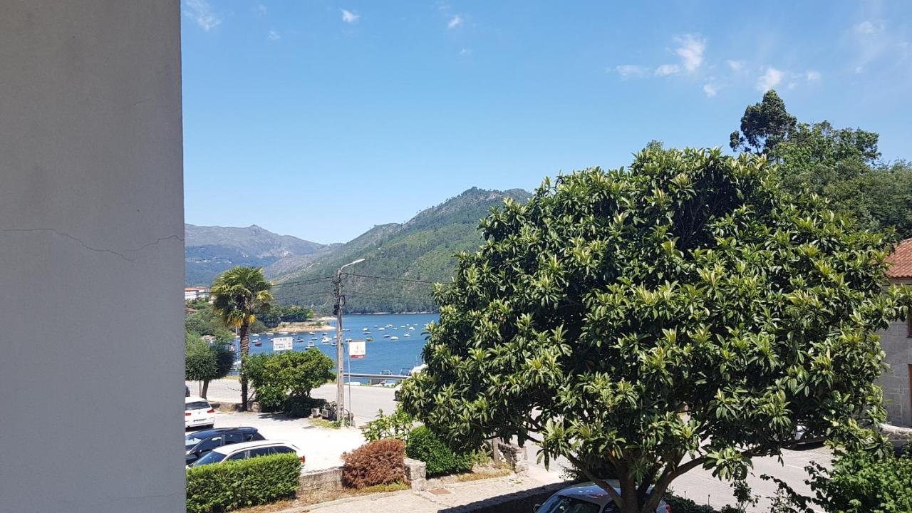 Sobreiro Apartamentos Rio Caldo Ngoại thất bức ảnh